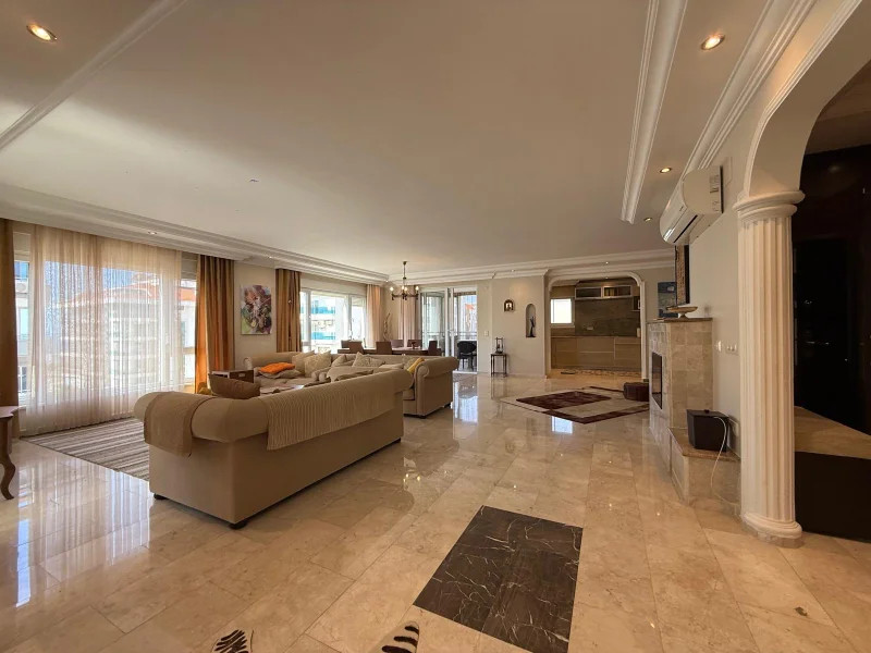 Zum Verkauf stehende 3+1 Wohnung in Alanya, Kestel