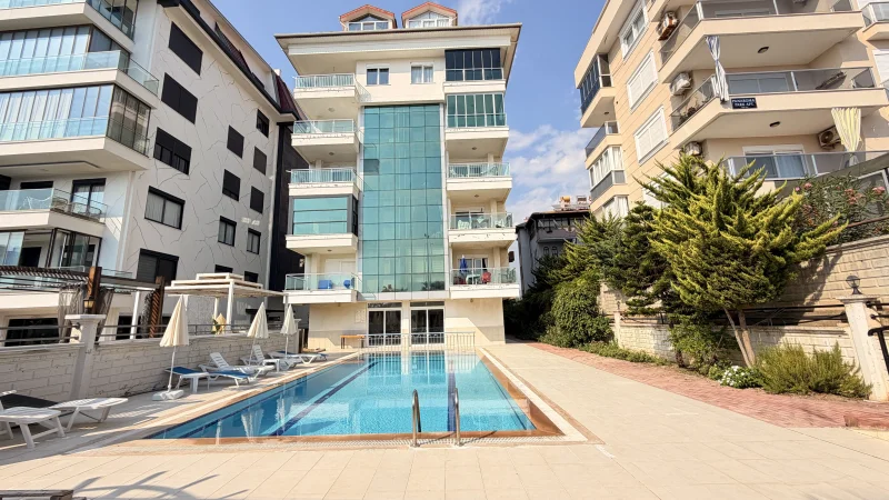 Alanya'da Satılık Denize Sıfır 3+1 Daire